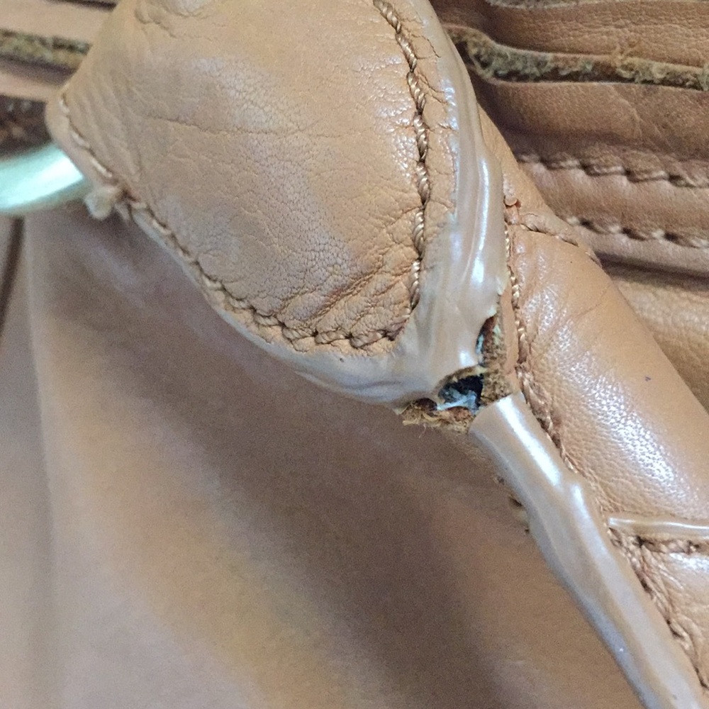 Tahari 100% leather satchel - Picture 5 of 7